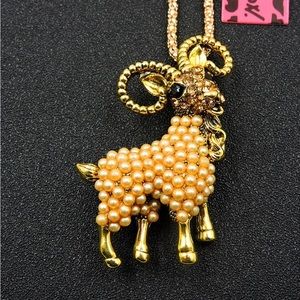 Betsey Johnson Pearl & Enamel Billy 🐐 Goat. NWT